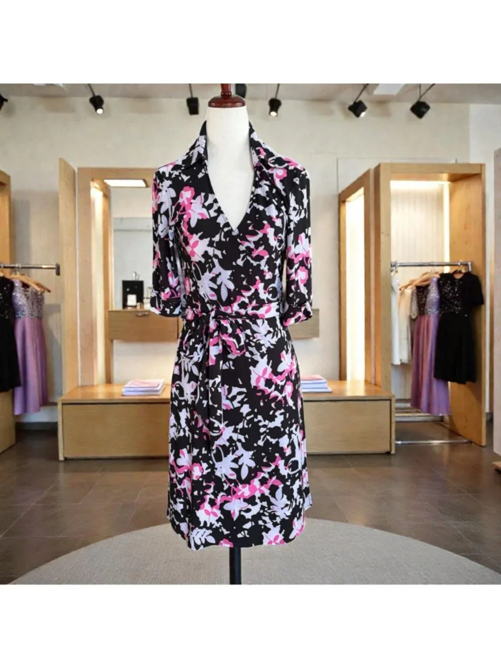 Diane Von Furstenberg Silk Jersey Wrap Dress Black Pink Abstract Stretch Size 2 - Picture 2 of 7